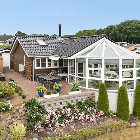 Holiday home Awesome In W/ 2 Bedrooms