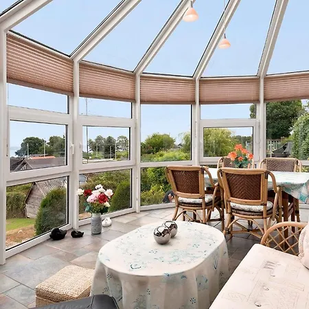 Awesome In W/ 2 Bedrooms *