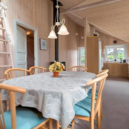 Feriehus Awesome In W/ 2 Bedrooms